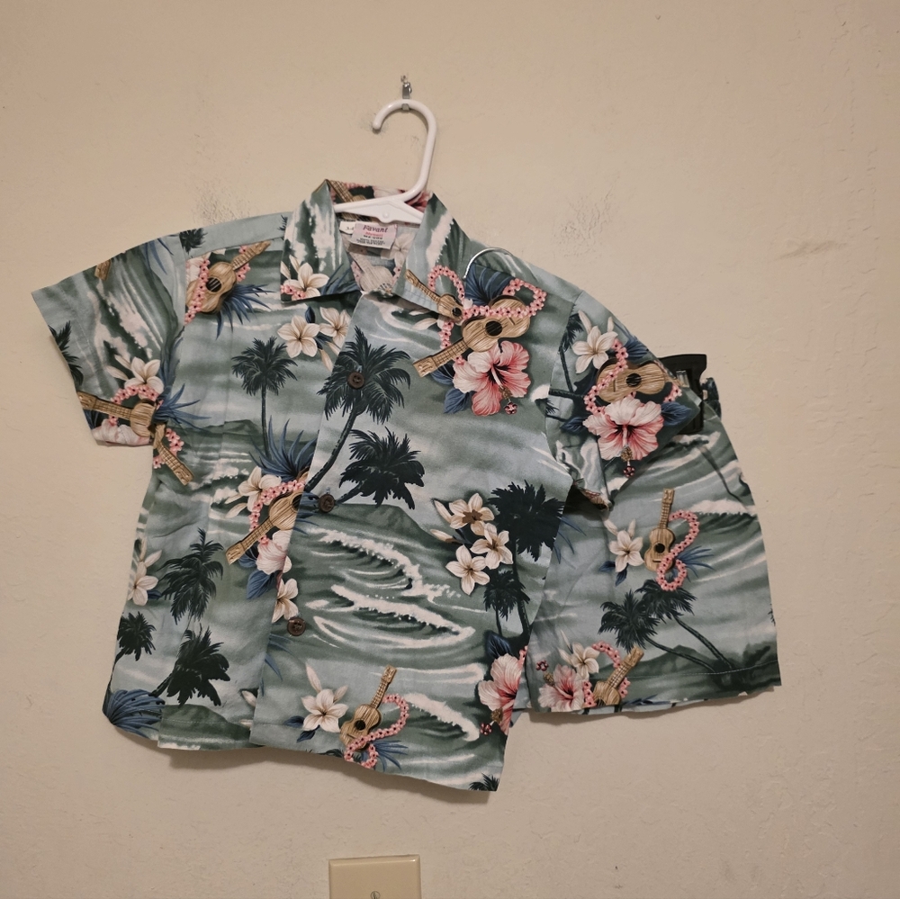 Favant Hawaii Themed  Button Down Shirt And Shorts Size 3/4